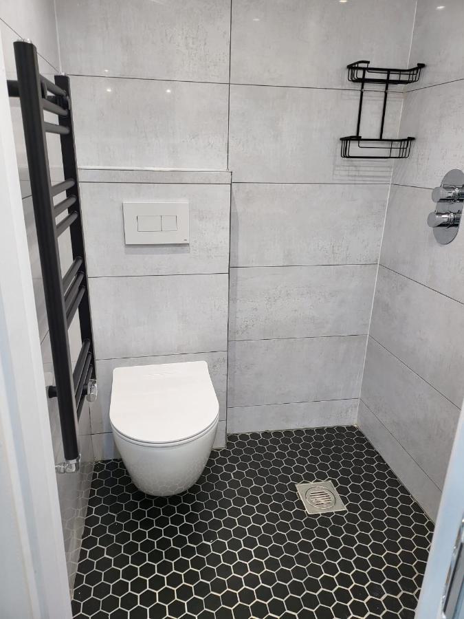 Apartament Fancy Basement Flat A Londyn Zewnętrze zdjęcie
