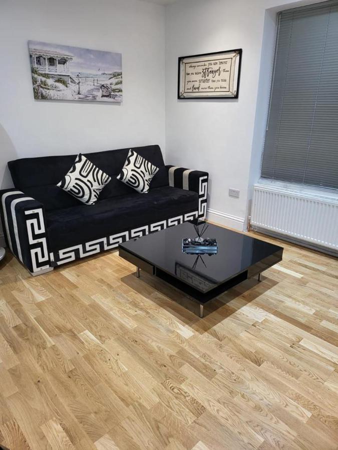 Apartament Fancy Basement Flat A Londyn Zewnętrze zdjęcie