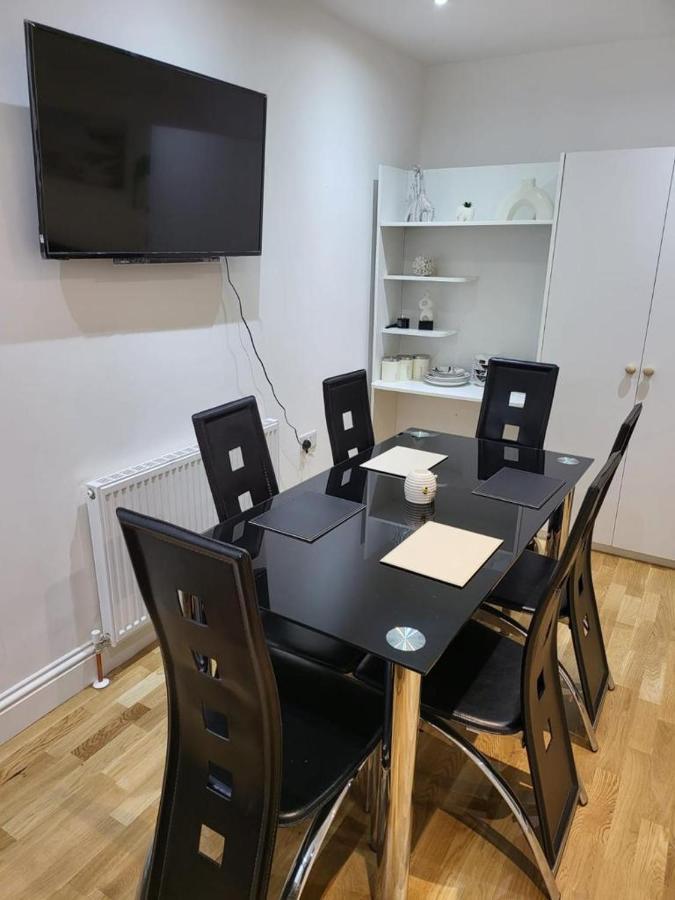 Apartament Fancy Basement Flat A Londyn Zewnętrze zdjęcie