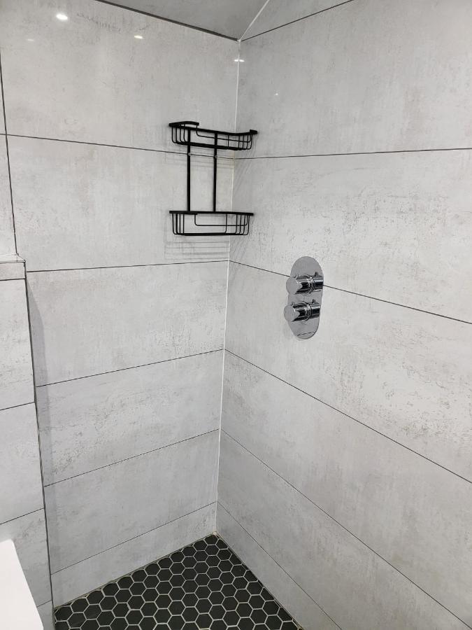 Apartament Fancy Basement Flat A Londyn Zewnętrze zdjęcie