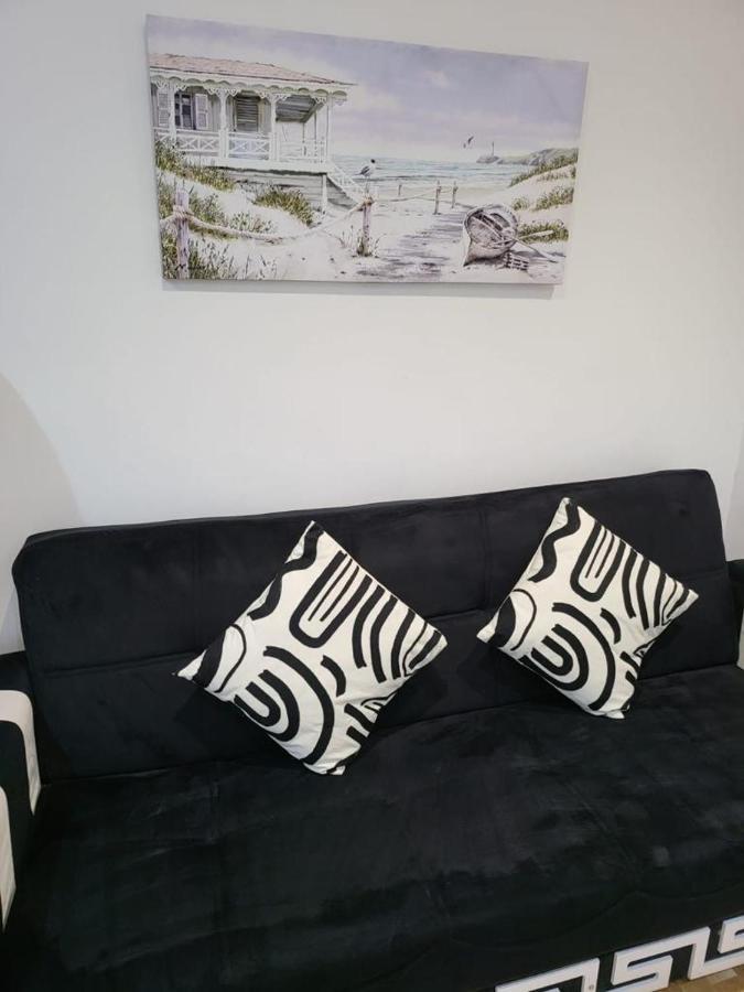 Apartament Fancy Basement Flat A Londyn Zewnętrze zdjęcie