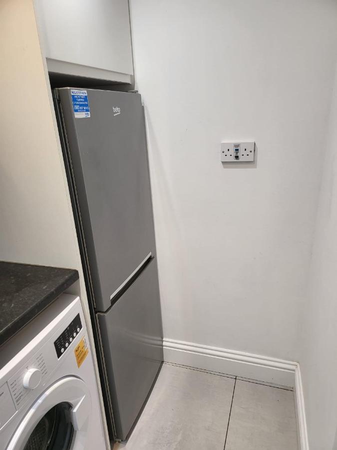 Apartament Fancy Basement Flat A Londyn Zewnętrze zdjęcie