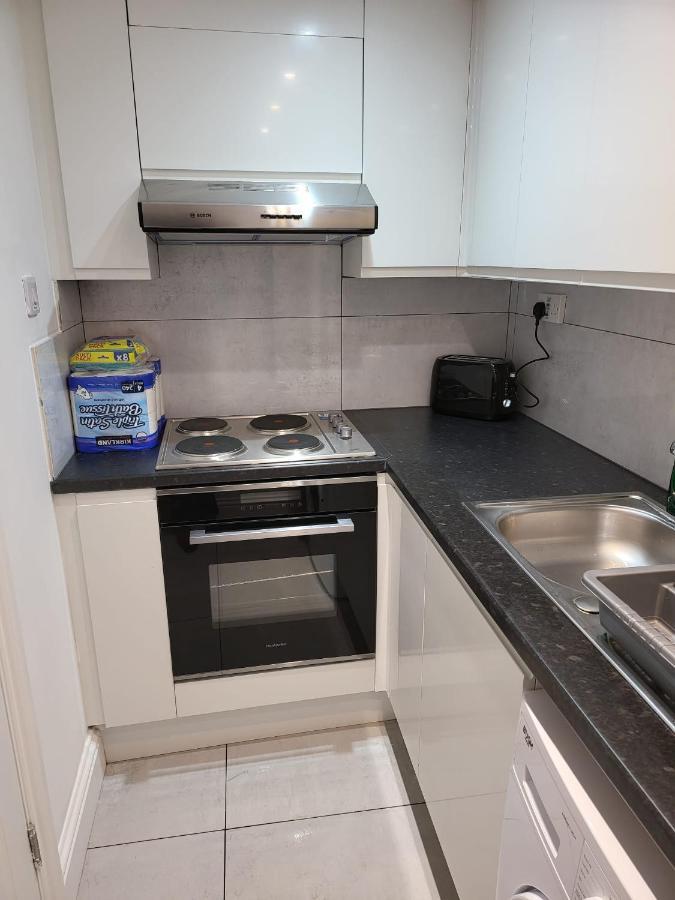 Apartament Fancy Basement Flat A Londyn Zewnętrze zdjęcie